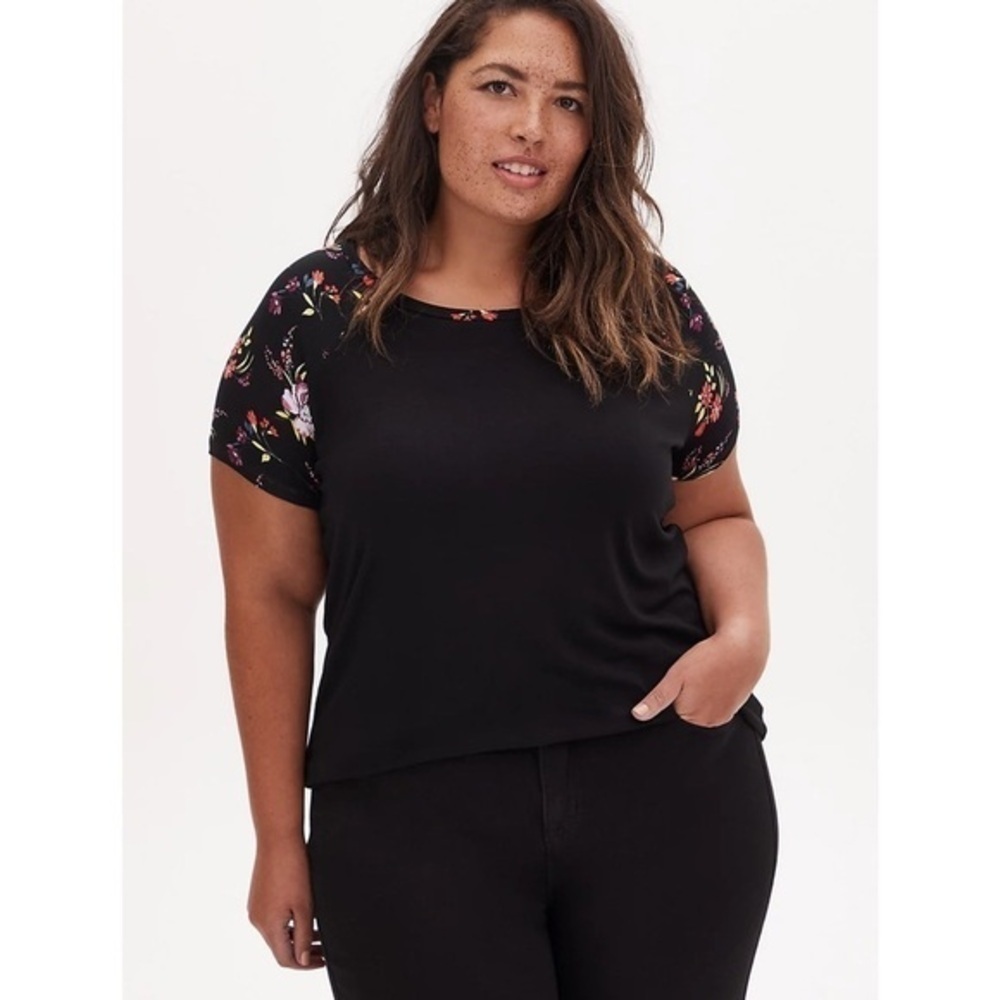 Torrid Slim Fit Raglan Tee Super Soft Knits Floral & Black Size 1X